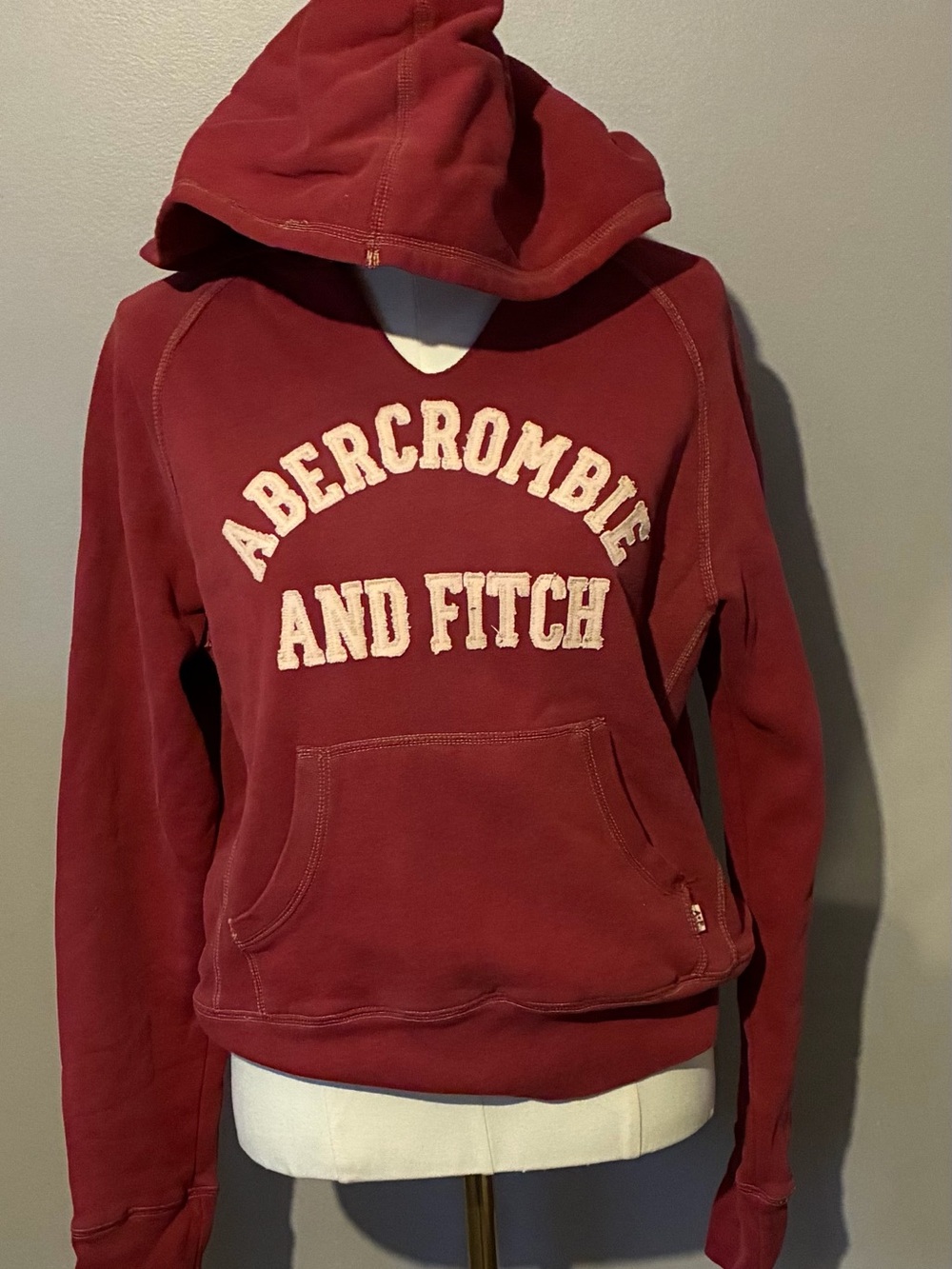 Vintage Y2K Abercrombie & Fitch Women's Deep Red Hooded Pullover with Logo NWT’s
